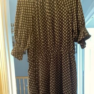 Selling a dress worn only 3 times